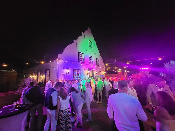 wat kost een bruiloft dj lichtshow geluid gebouw sur meuse